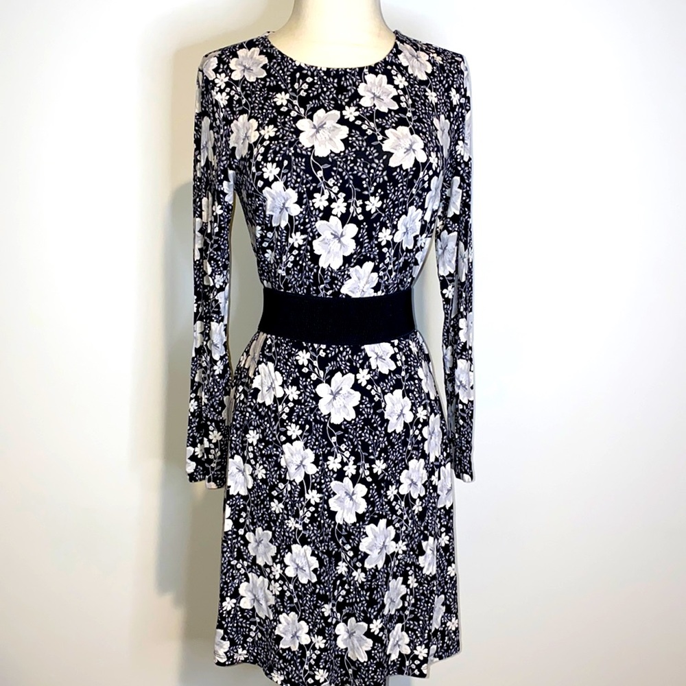 ❤️2 for $25 Floral dress black & white size M